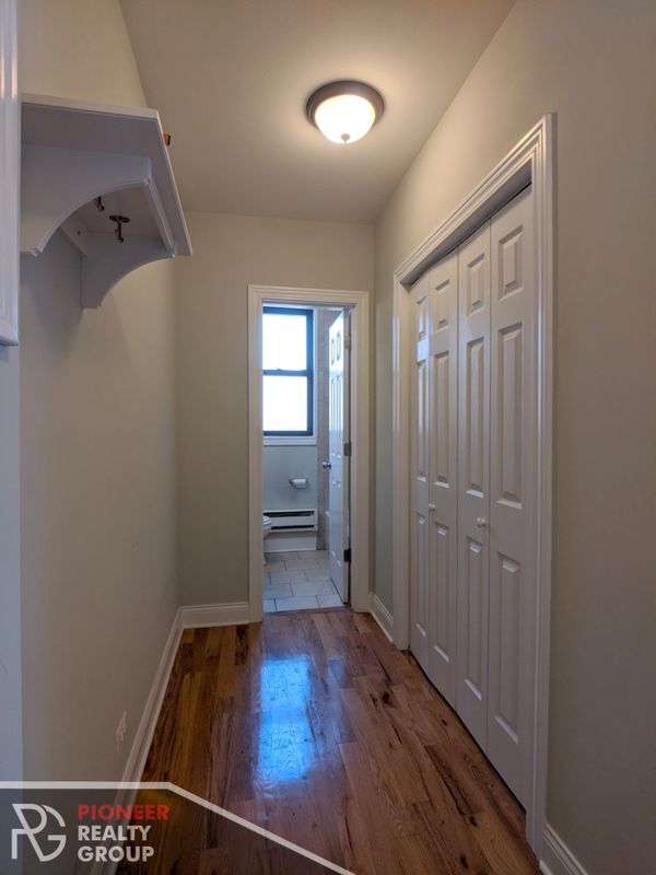 Building Photo - 818 W Diversey Pkwy