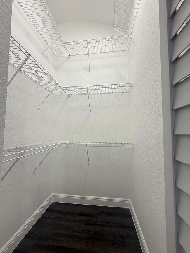 Building Photo - 6615 Winfield Blvd