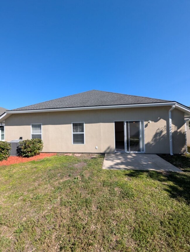 Building Photo - Great 4 Bedroom 2 Bath home in Heritage Park