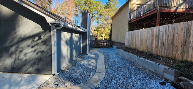 Building Photo - 3 bedroom home in North Columbus