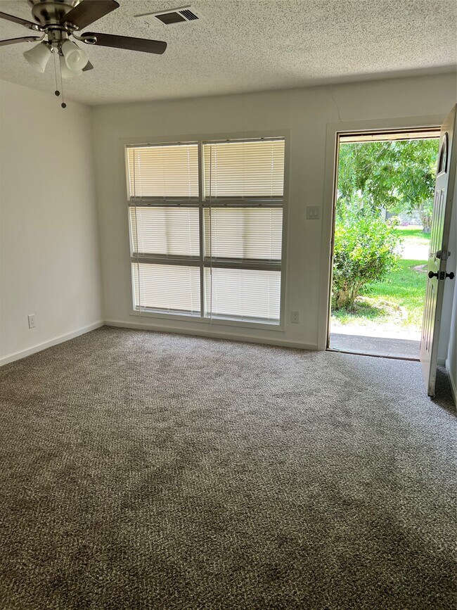 Building Photo - 4122 Madden Ln