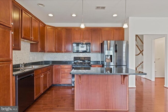 Building Photo - 22576 Welborne Manor Square