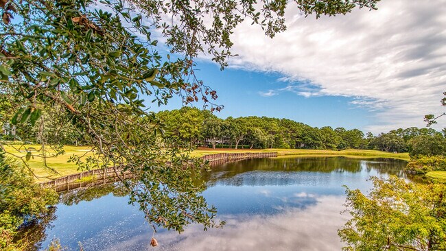 Building Photo - 127 Marsh Lake Dr