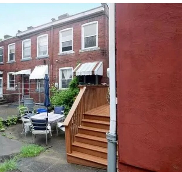 Building Photo - 4637 Plummer St