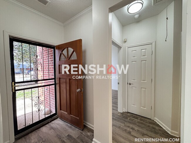 Building Photo - 2512 Courtney Dr