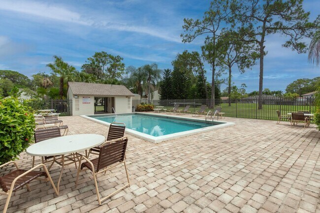 Building Photo - 253 Wood Dale Dr