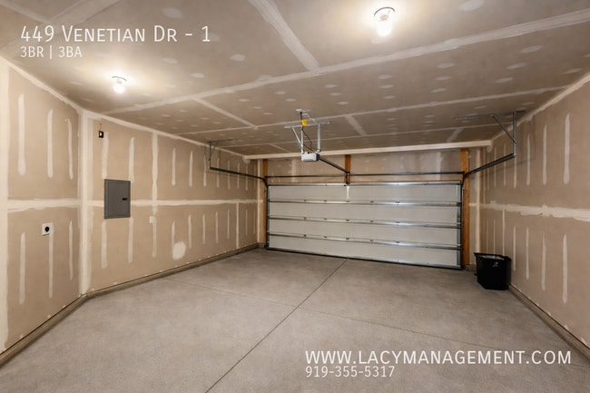 Building Photo - 449 Venetian Dr