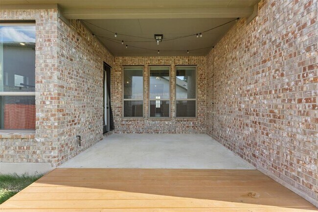 Building Photo - 1508 Cardinal Ln