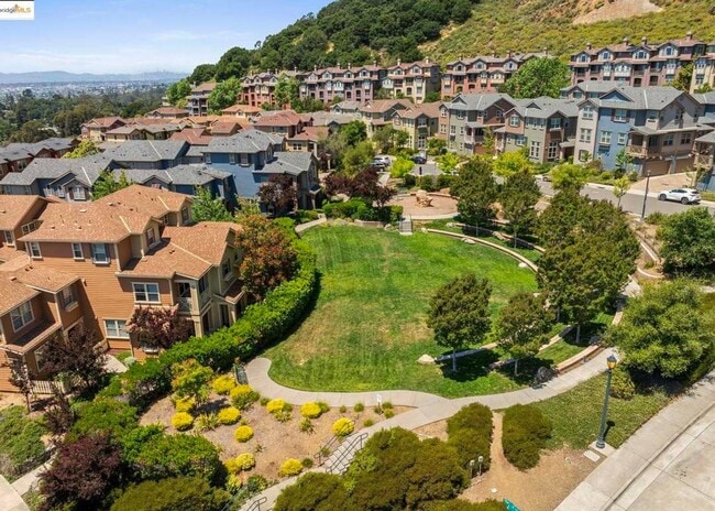 Building Photo - NEW CONSTRUCTION HUGE 1800sf 3BR/3BA 2GR Caballo Hills Townhome Western Views AVAIL NOW