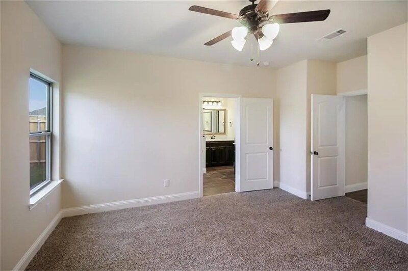 Building Photo - 630 Redwood Dr