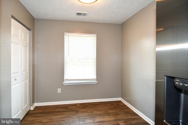 Building Photo - 13703 Lord Sterling Pl