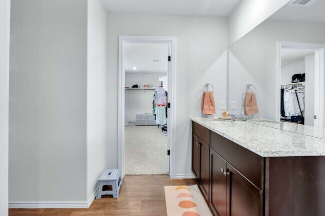 Building Photo - "Charming 4-Bedroom Retreat with Spacious ...