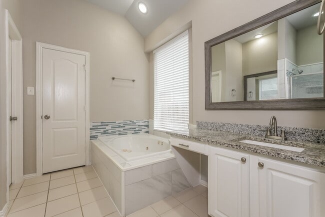 Building Photo - 2805 Alcot Ln