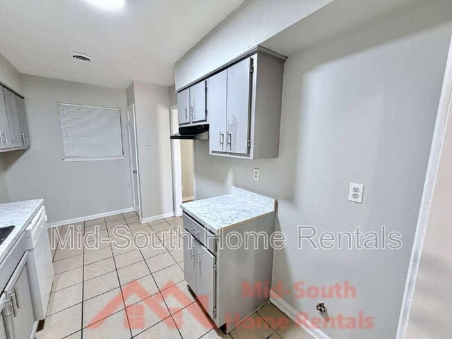 Building Photo - 4147 Hallview Dr