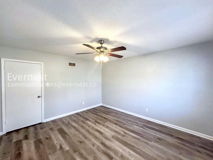 Building Photo - 3500 Panbrook Cove