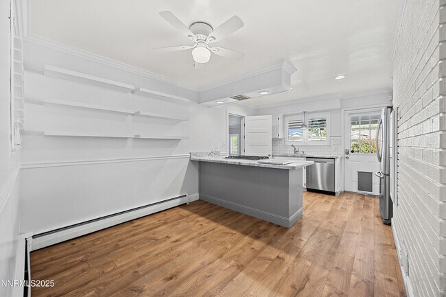 Building Photo - 601 Ivy St