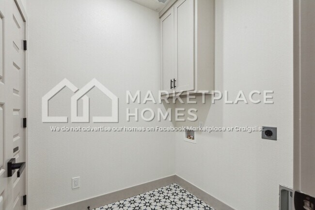 Building Photo - 1000 Clayton Rd