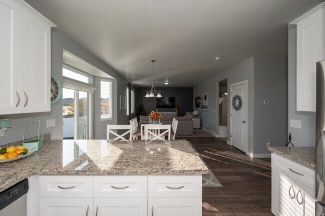 Building Photo - 4112 E Gazelle Run