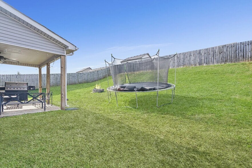 Building Photo - 1379 Freedom Dr