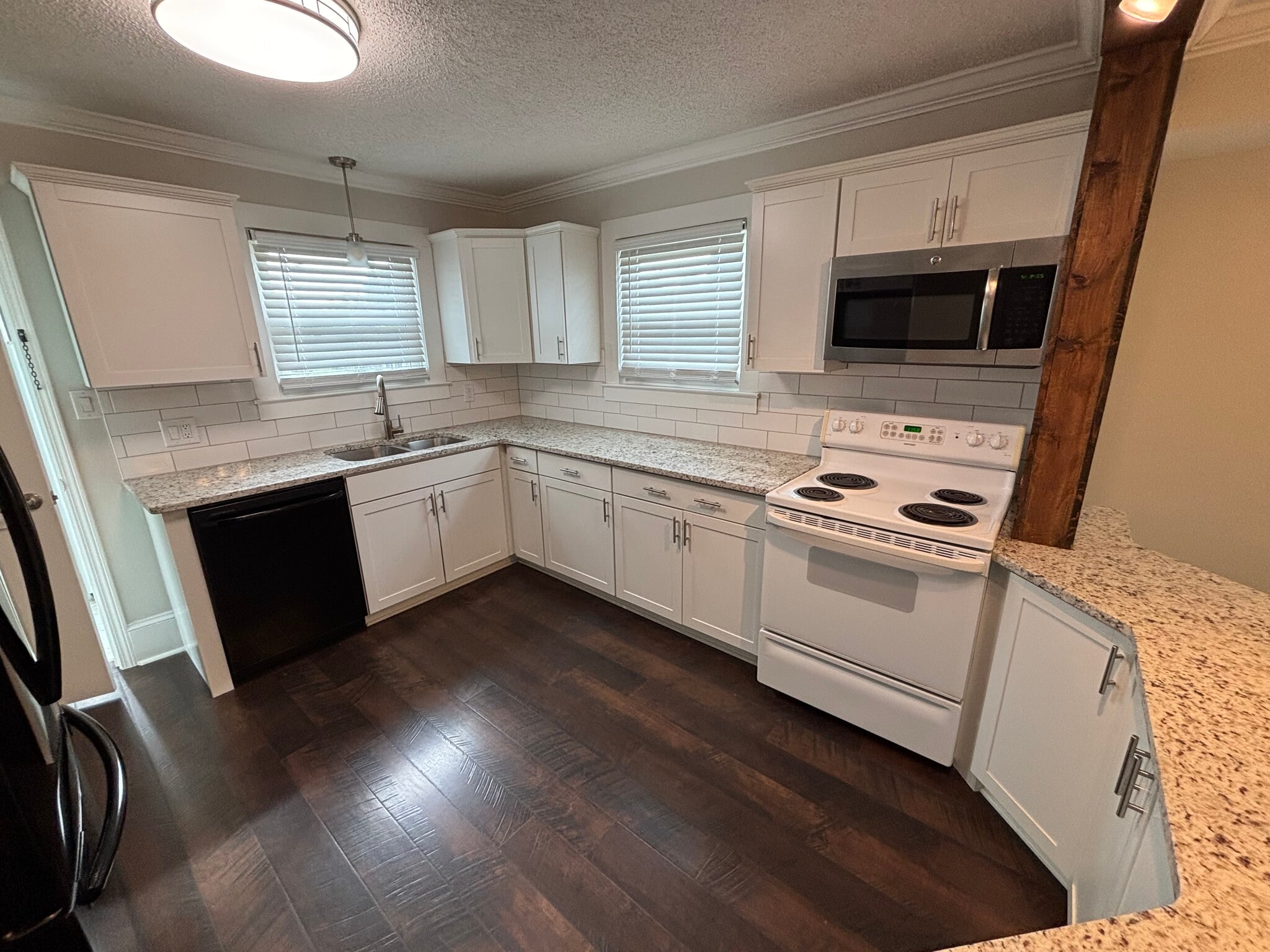 All appliances! Granite countertops! - 2459 Bradley St