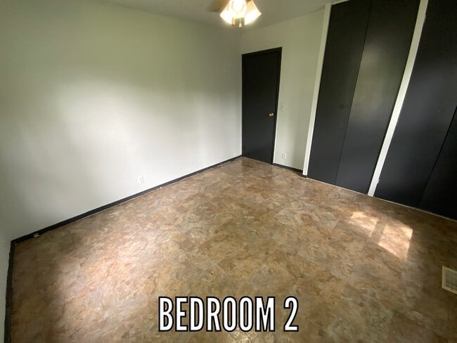 Building Photo - 1001 Glenwood Dr