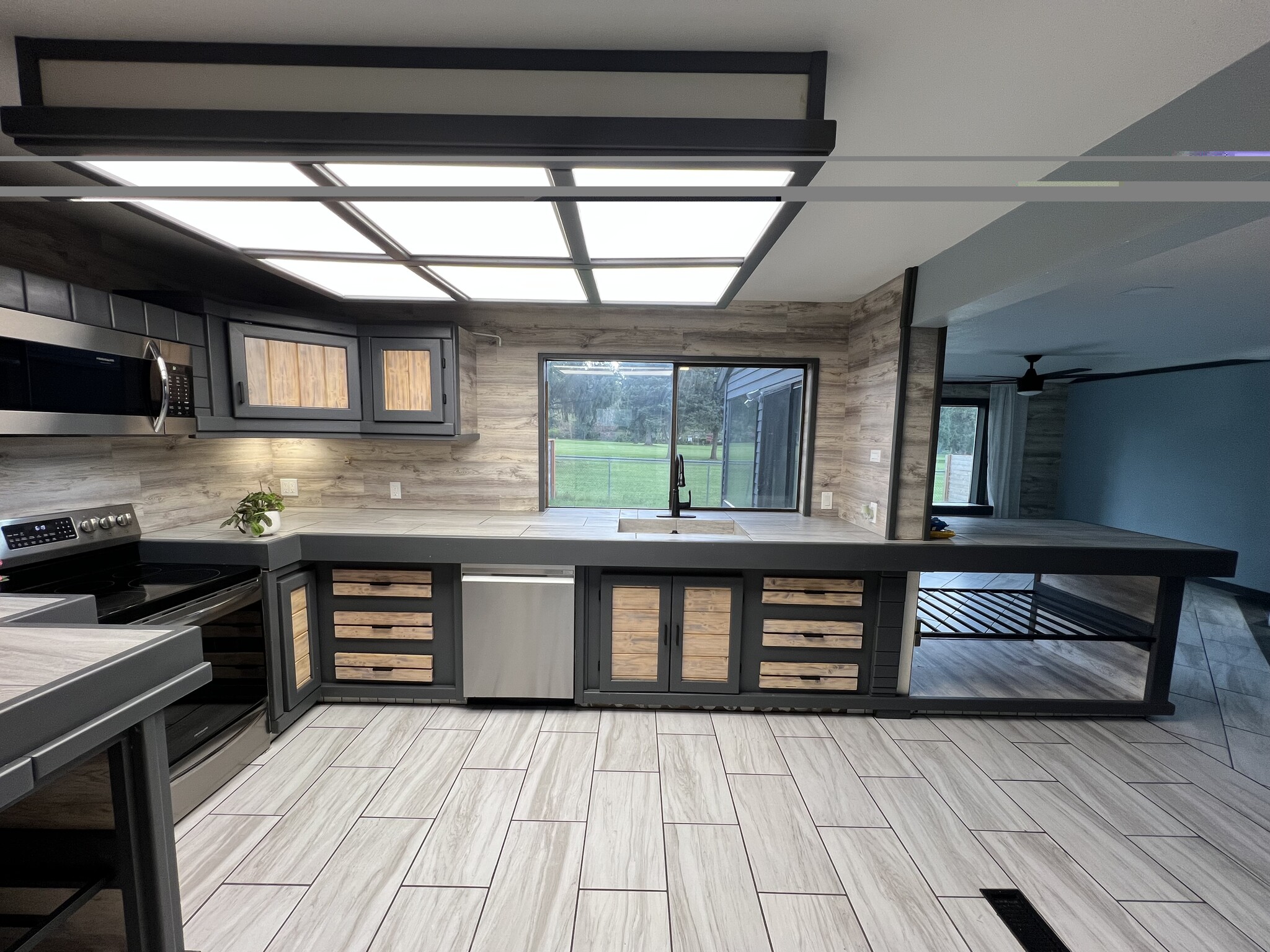 Building Photo - 20647 NW Lapine Way