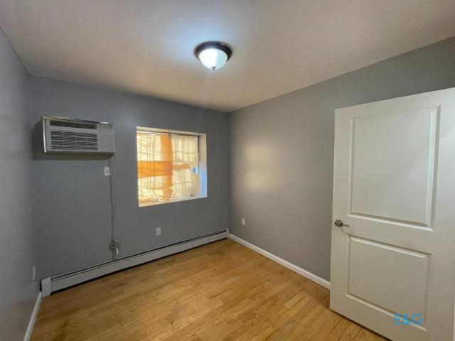 Building Photo - 3 bedroom in Brooklyn NY 11203