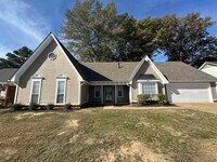 Building Photo - 4627 Chelwood Dr