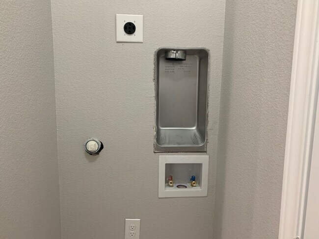 Building Photo - 7503 Novella Dr