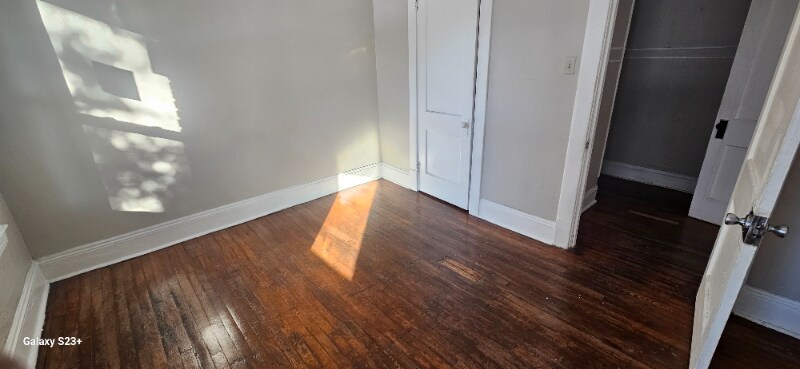 Building Photo - 563 E 118th St