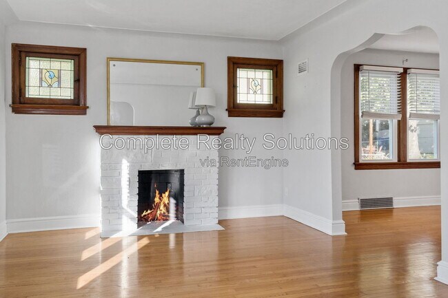 Building Photo - 8511 Florence Ave