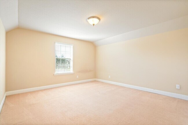 Building Photo - UPCOMING LISTING