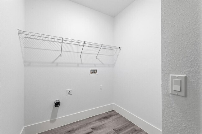 Building Photo - 3427 W Webster Pl