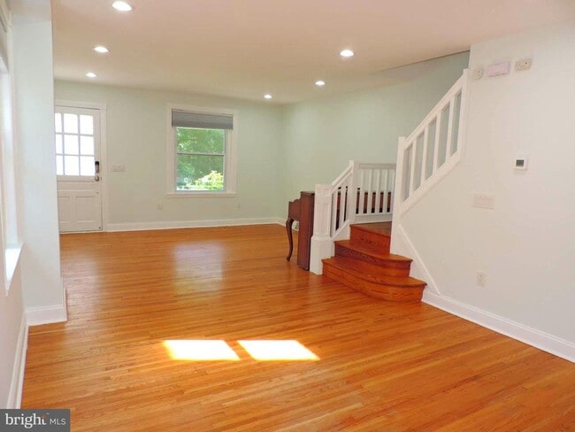 Building Photo - 309 Dartmouth Ave