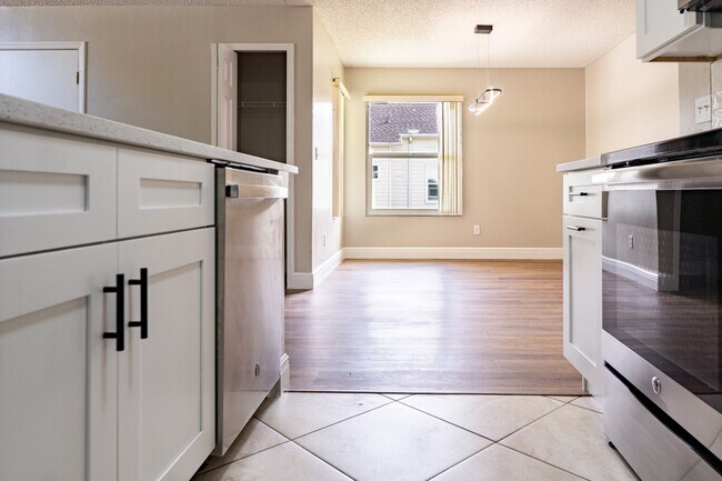 Building Photo - 5004 Laguna Bay Cir