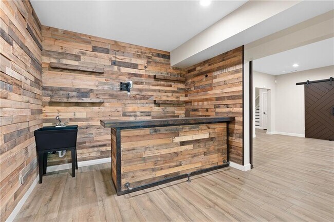 Building Photo - 5290 Clingman Ct