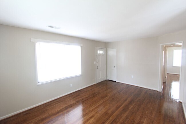 Building Photo - New On The Market! Fresh New Updates!! Better Hurry To See This One!!