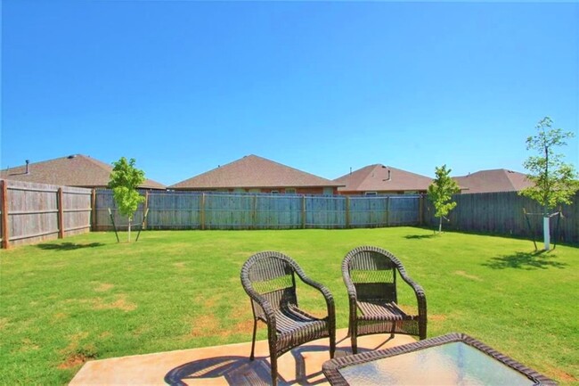 Building Photo - Gorgeous Home in Heritage Oaks with All Ap...