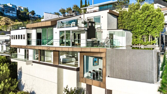 Building Photo - 1623 Viewmont Dr