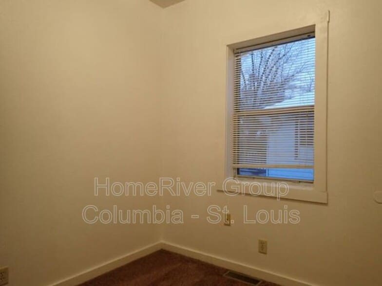 Building Photo - 900 Dockery St