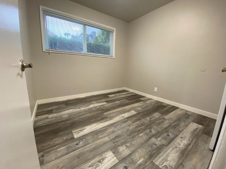 Building Photo - 4636 22nd Ave NE