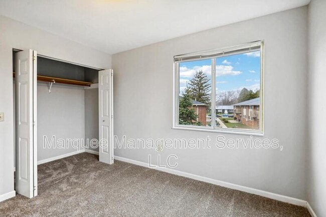 Building Photo - 118 Talon Pl