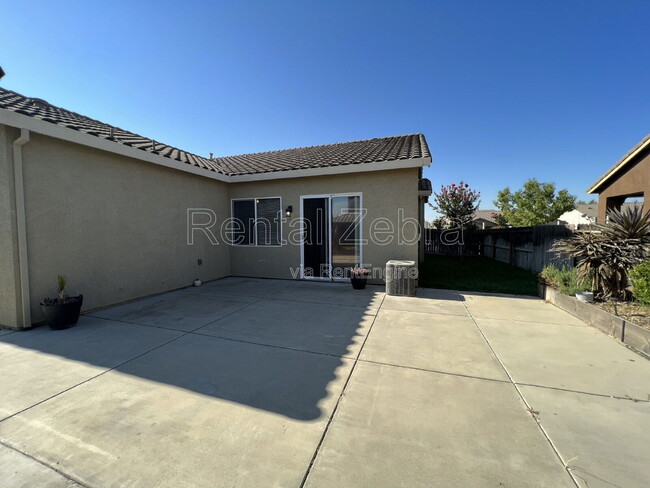 Building Photo - 335 Tashima Dr