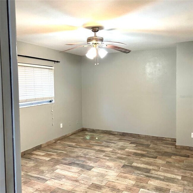 Building Photo - 2152 Greenbriar Blvd