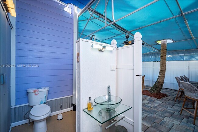 Building Photo - 474 Peninsula Dr