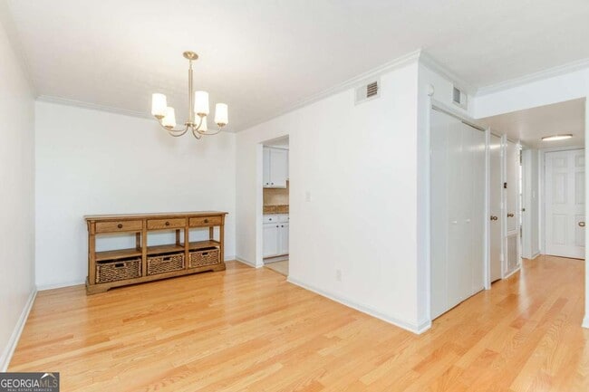 Building Photo - 3005 Seven Pines Ln