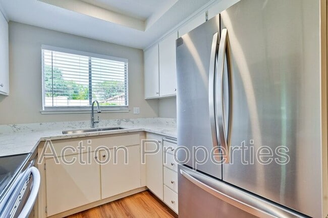 Building Photo - 1662 Merriton Ct