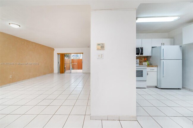 Building Photo - 12521 NW 11th Ln