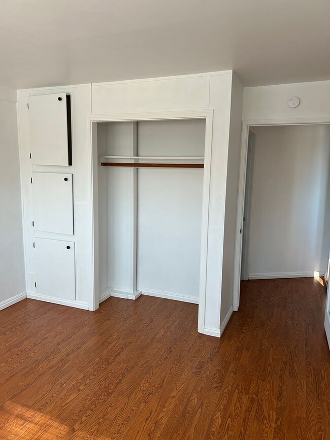 Building Photo - Updated Three Bed One Bath House Eureka