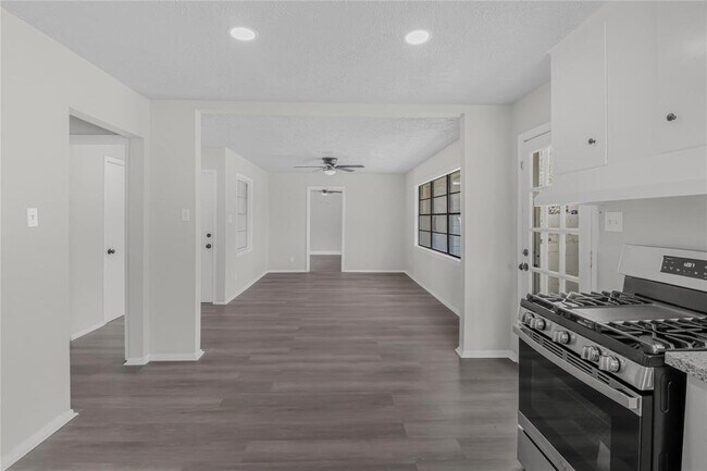 Building Photo - 7418 Wiley Rd